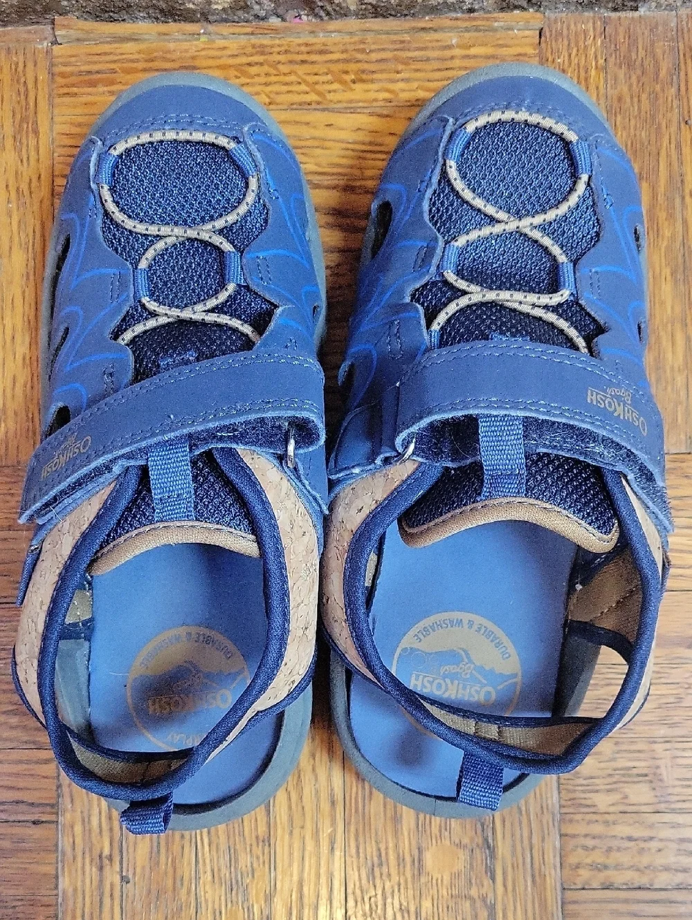OshKosh B'gosh Kids Closed Toe Sandals Size 13 Like New